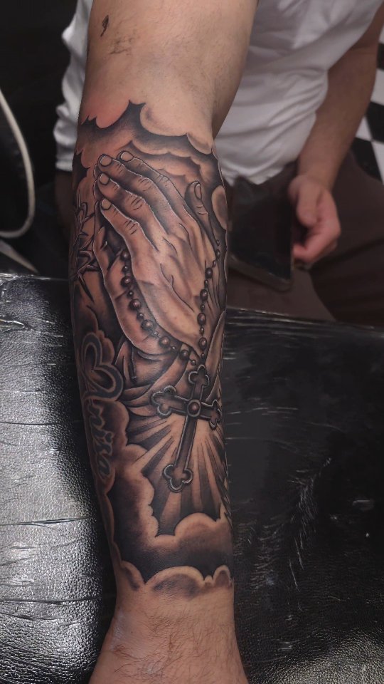 In honor of yalls lord and savior pulling off the greatest weekend disappearance story everrr! #empireinks #blackandgreytattoo #forearmtattoo #torture