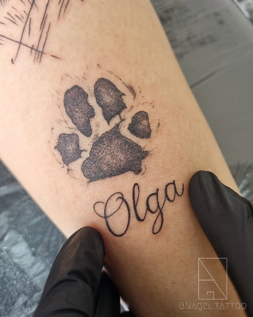 Tatuadora não é impressora! - Mas a gente bem que chega perto 
.
.
.
#tatuagem #tattoo #tatuadora #fineline 
tatuagem feminina escrita tatuadora