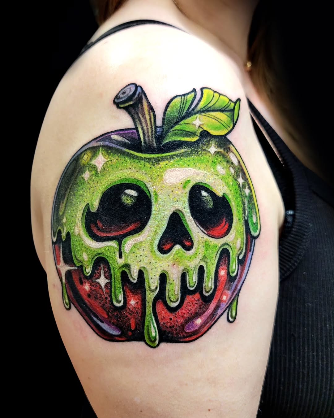 Got to make this drippy poison apple for Carly. Thanks for letting me play with those sparkly glossy textures!! Super fun challenge
#creepycute #fair