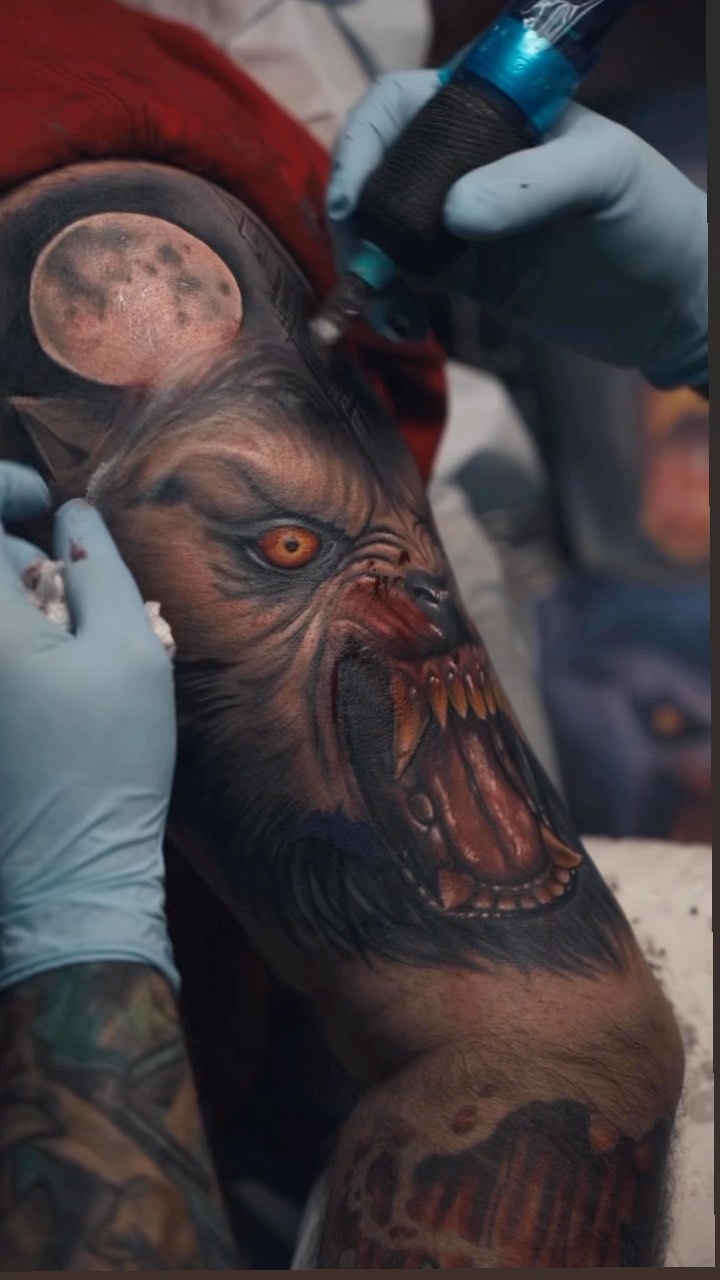 Fun American Werewolf of London  piece I did. Thank you @douglashahner 
.
.
.
#americanwerewolfinlondon #colortattoo #parkslopetattoo #brooklyntattooa