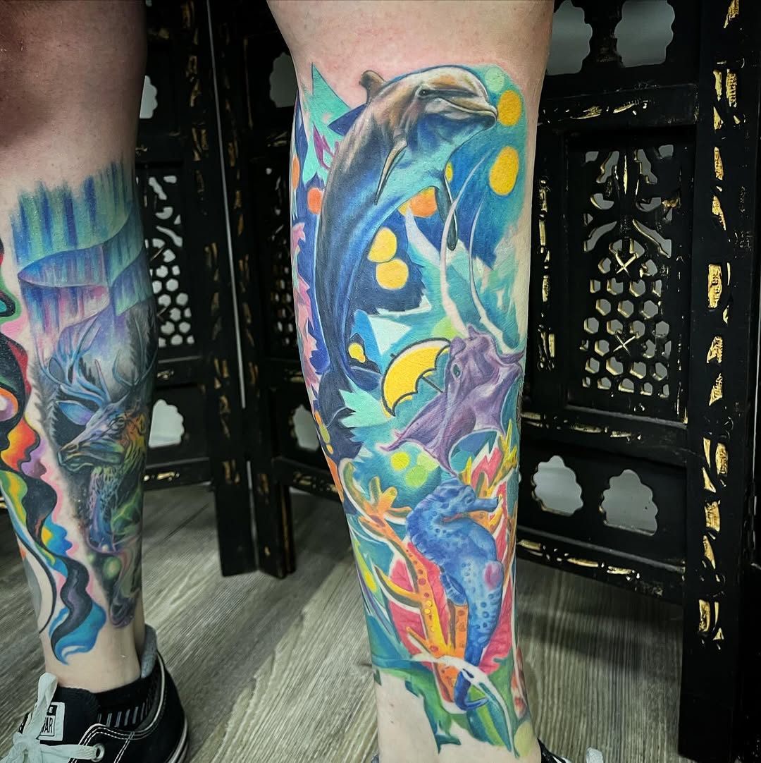 So full disclosure, once upon a time, my childhood bedroom was decorated in pretty much every corner with Bottlenose Dolphins  

Every time I do a pie