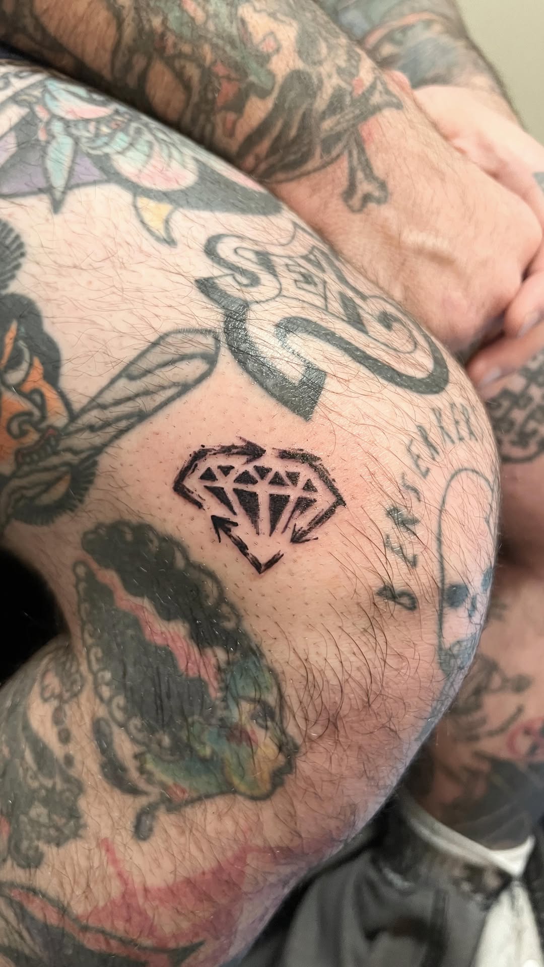 We've been given the opportunity to tattoo the crew of @stygoc at the show in Wiesbaden yesterday ⚡️
We've been listening to their music since we're 1