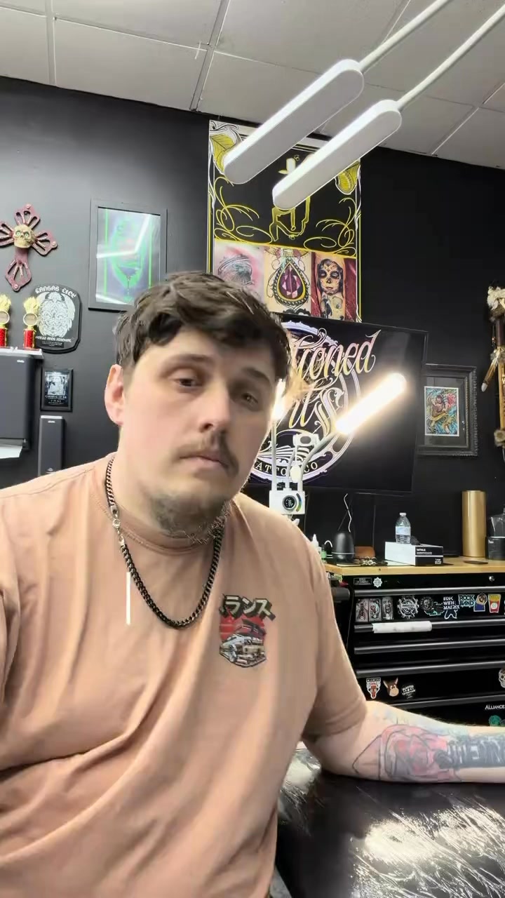 10+ years can get to ya  

 #tattoos #KansasCity #tattooartist #comedy #funny