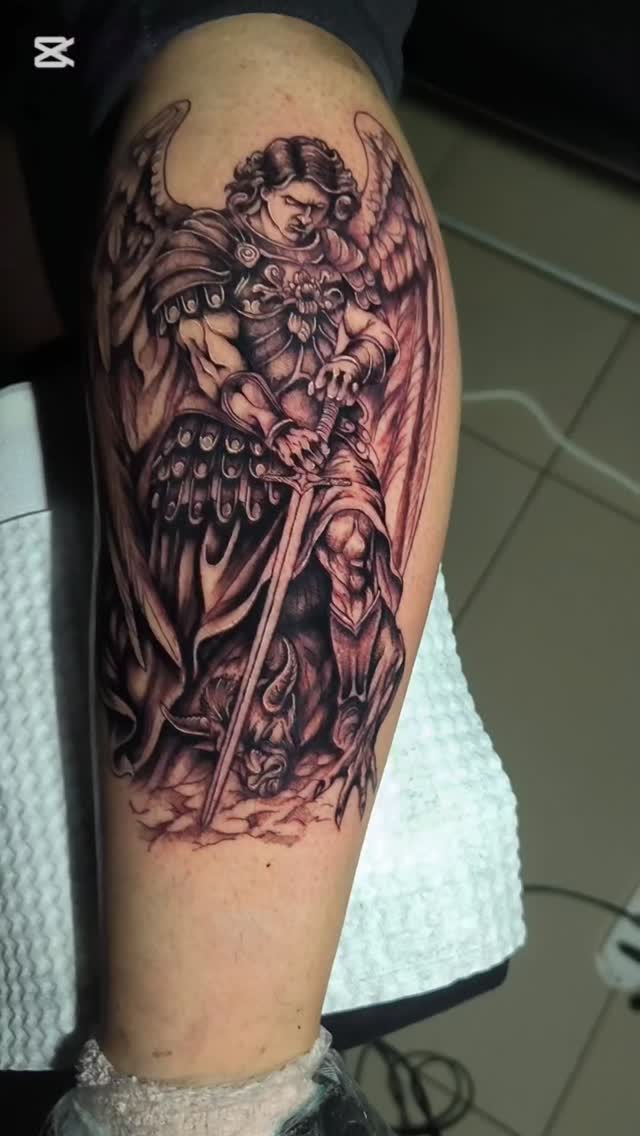 Hazlo eterno. Escríbeme para tu tatuaje. ⚡
#tatuajes #tattoochile #tatuadores #inked #reservaya