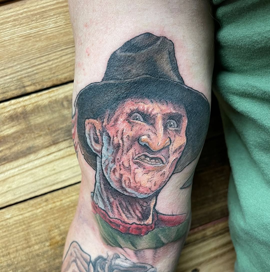 Freddy Kruger 
from a few weeks ago in Oregon
.
 
#tattoo #tattooart #colortattoo  #traditional #traditionaltattoo #neotraditional #neotraditionaltatt
