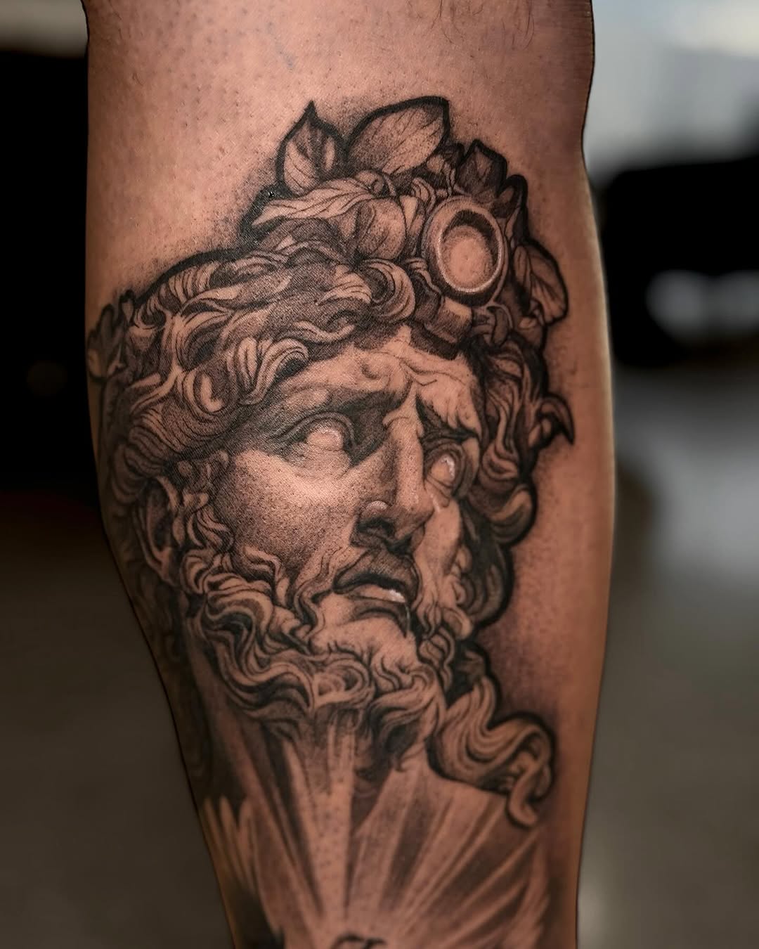 Greek statue half sleeve tattoo⚜️half healed 

#tattoo #greektattoo #statuetattoo #tattooartist #legtattoo #halfsleevetattoo #tattoocalifornia #tattoo