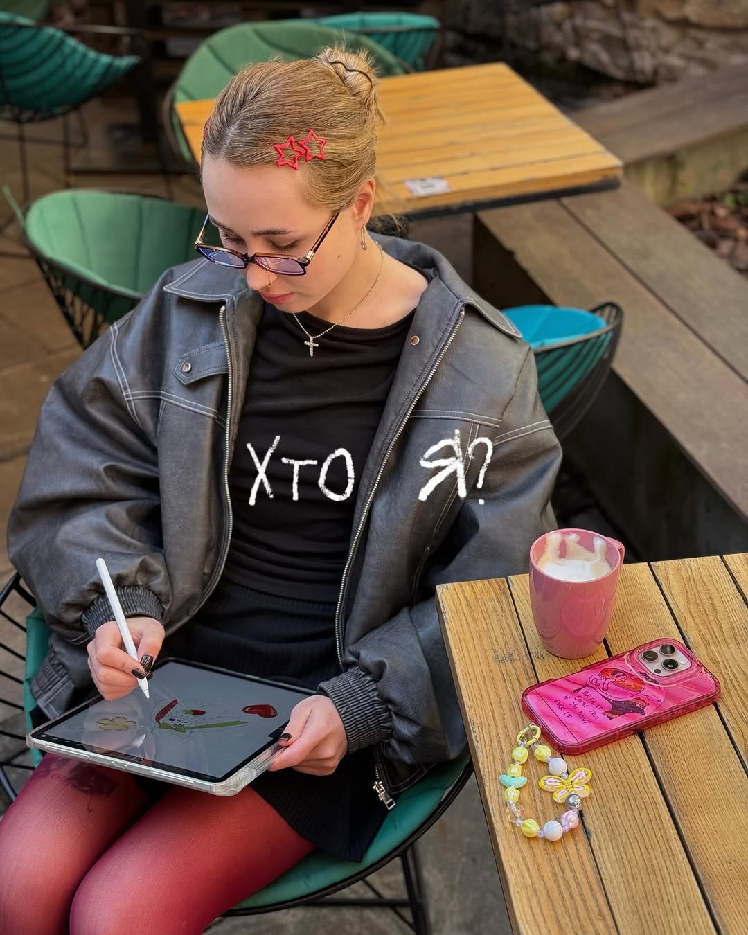 Знаєте був тренд «мені не соромно»? От я трошки запізнилась , але готова стати з вами ближче , ви і так вже як рідненькі , але ніколи не пізно стати о