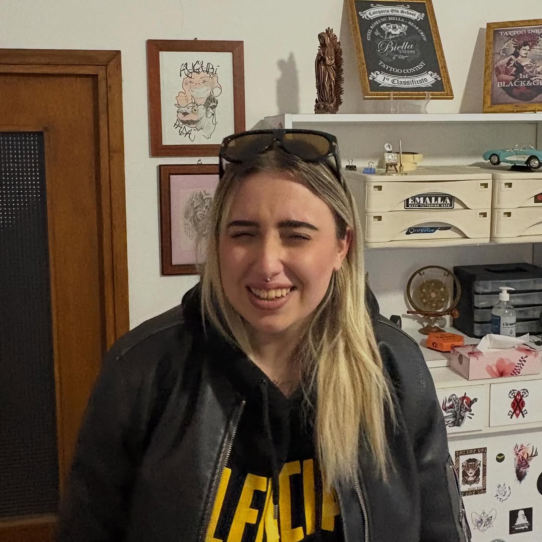 Philtrum aka Medusa 
Eseguito dal nostro Piercer @raoulpaietta 
•
Un punto luce elegante che esalta le labbra e illumina il sorriso con delicatezza 
•