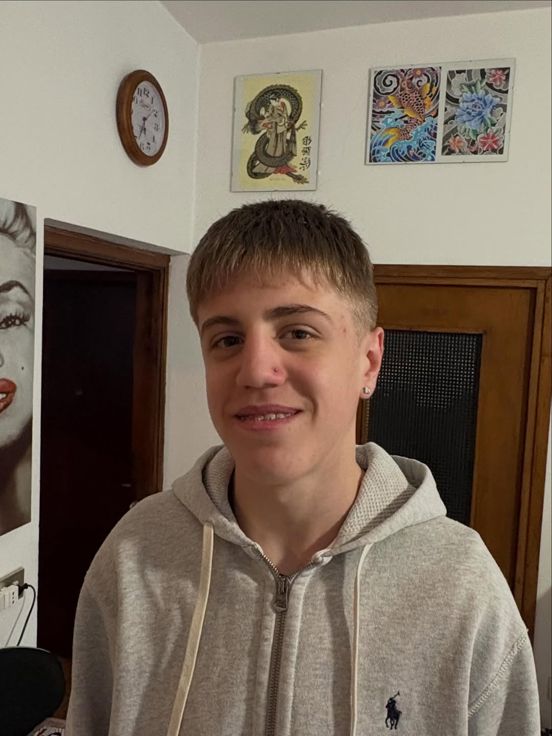 Nostril
Eseguito dal nostro Piercer @raoulpaietta 
•
Un tocco discreto ma deciso, perfetto per chi vuole distinguersi con stile 
•
#nostril #nostrilpi