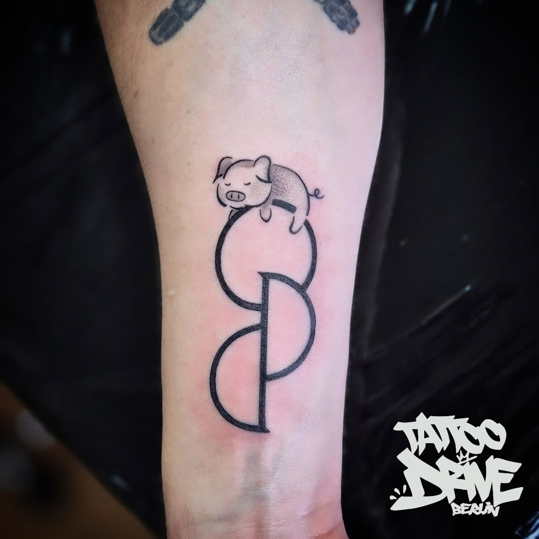 Wir haben schon einige Optink's gehabt, aber mit einem Schweinchen war auch mal wieder etwas neues.  #pigtattoo #optink #optinktattoo #organspende #ju