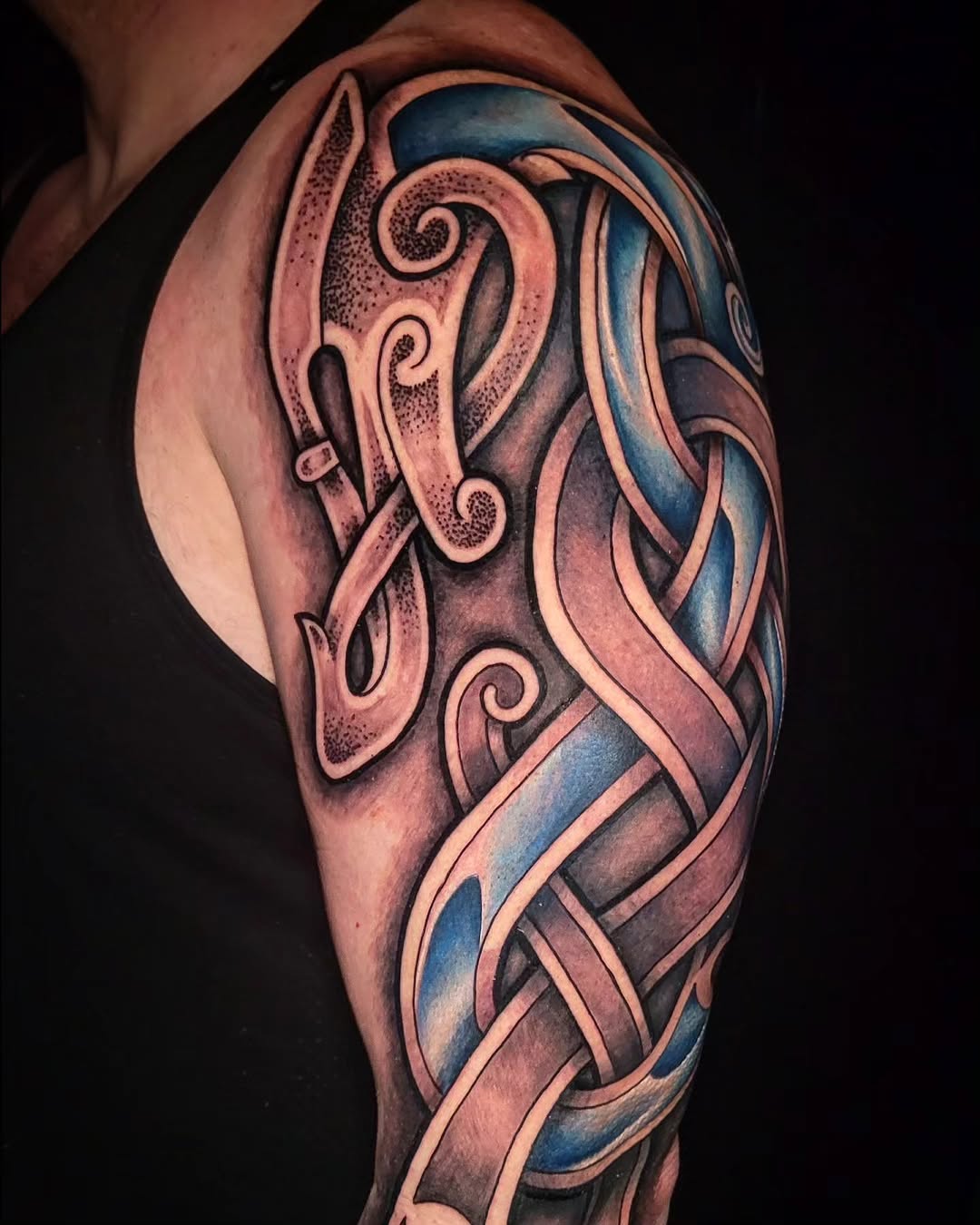 After 2 long days, Matt and I finished this epic project 
Did I mention his first tattoo!!!!
This was a blast!!! More epic projects please
--------
#w