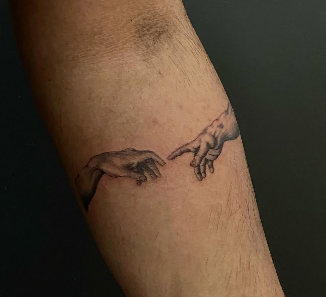 Creation of Adam realism tattoo️ Loveddd doing this and would love to do more! 
To Book✨
DM or rayriceart@gmail.com
-
-
-
-
-
-
#realismtattoo #micror