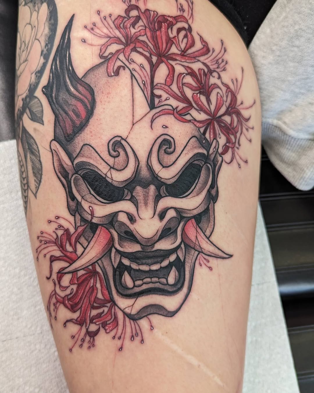 Sorry I'm just obsessed with this one so I have to post the still shots of it! 
.
.
.
.
.
.
.
.
.
.
.
.
.
.
.
.
.
.
.
.
.
.
.
.
#tattooartists #tattoo