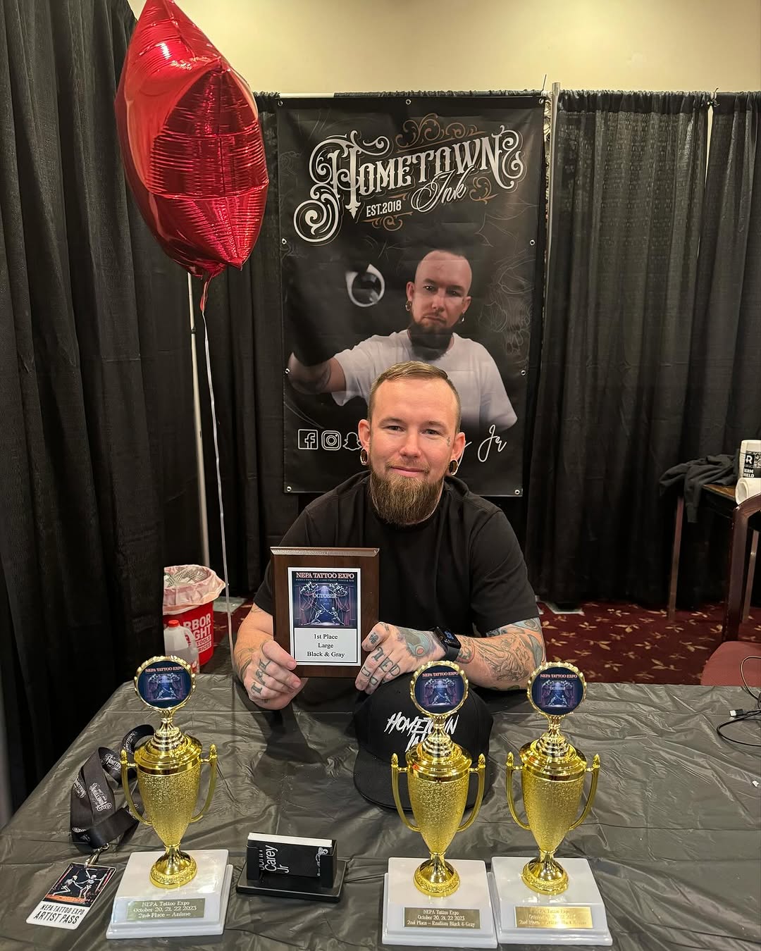 More pictures from this weekend! Shout out to my boys @justinbarbertattoos @tattoosbytyler_st @tattoosbydro_  everyone put out sick work all weekend! 