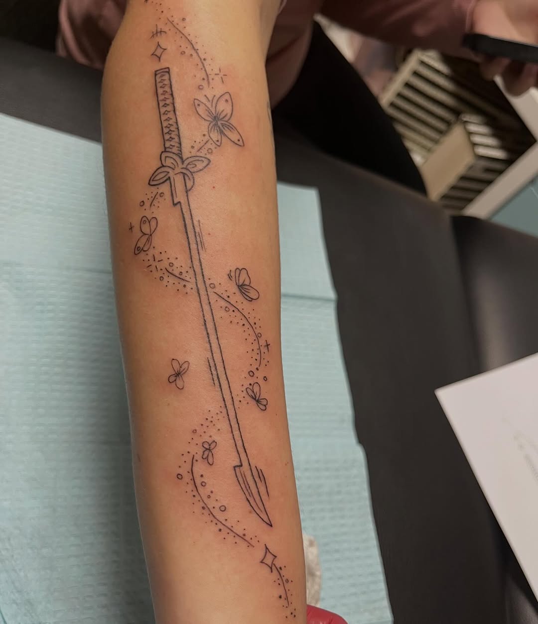 #demonslayer #demonslayersword #demonslayertattoo #armtattoo #girltattoo  here’s a super fun tattoo I got to do !! So much fun!! I love this show!!!