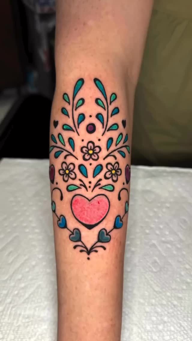 Fun stuff by @littlegriftattoos from her line drawing book
Heather is taking bookings! Dm or text her to schedule 

✨WALK INS WELCOME DAILY✨

#control