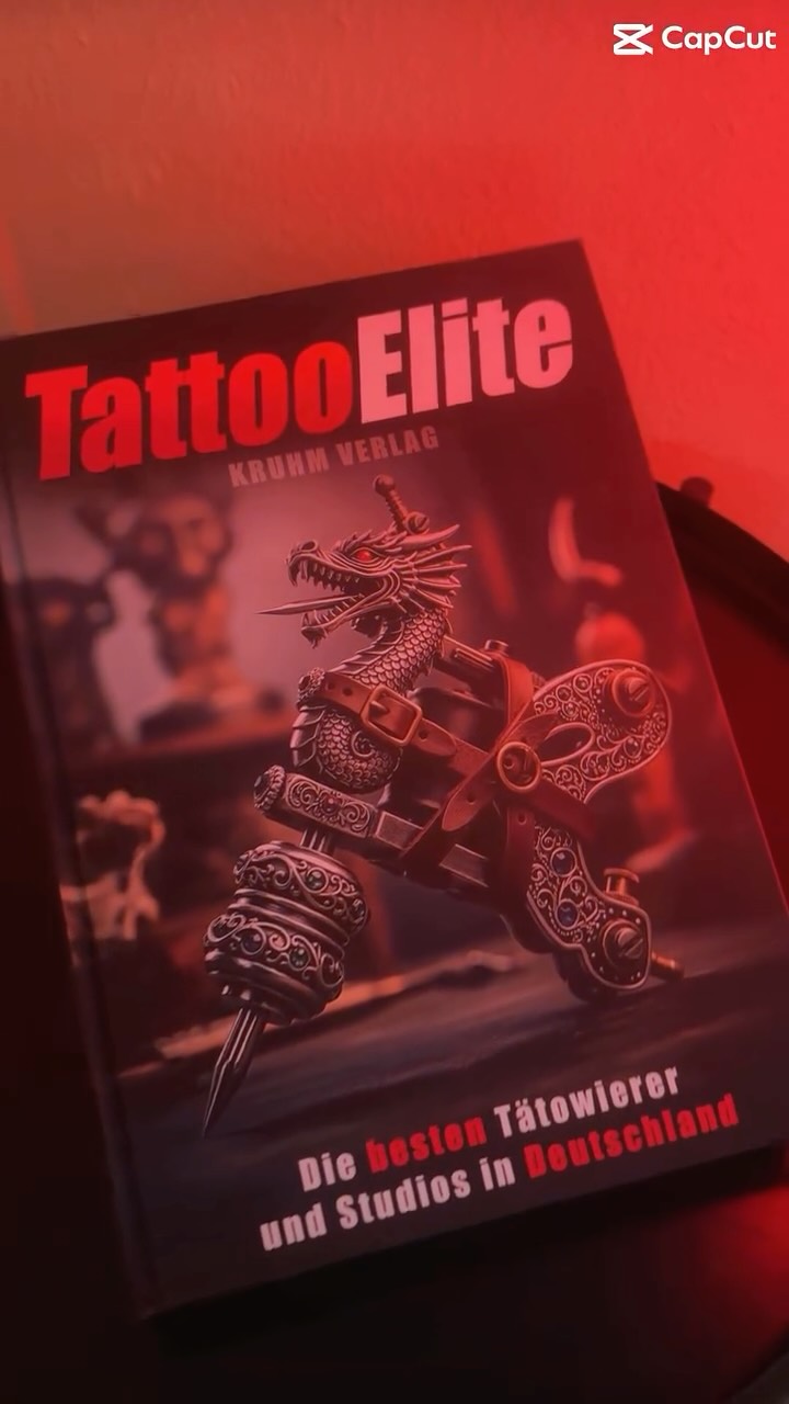  Vom Tattoo Spirit Verlag angefragt, Teil von Tattoo Elite zu sein – einem Buch über die besten Tätowierer Deutschlands.

 Jetzt liegt das Ding hier a