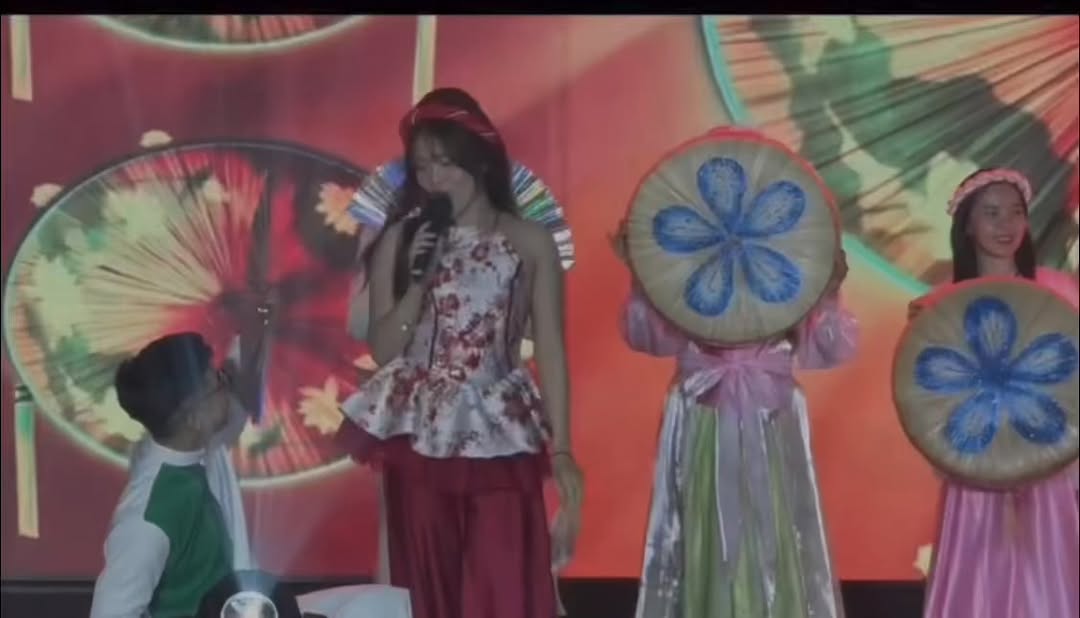 Em bi đẹp gái hát hay học giỏi ! Hahahaha Sĩ ! Bi Sĩ :))))