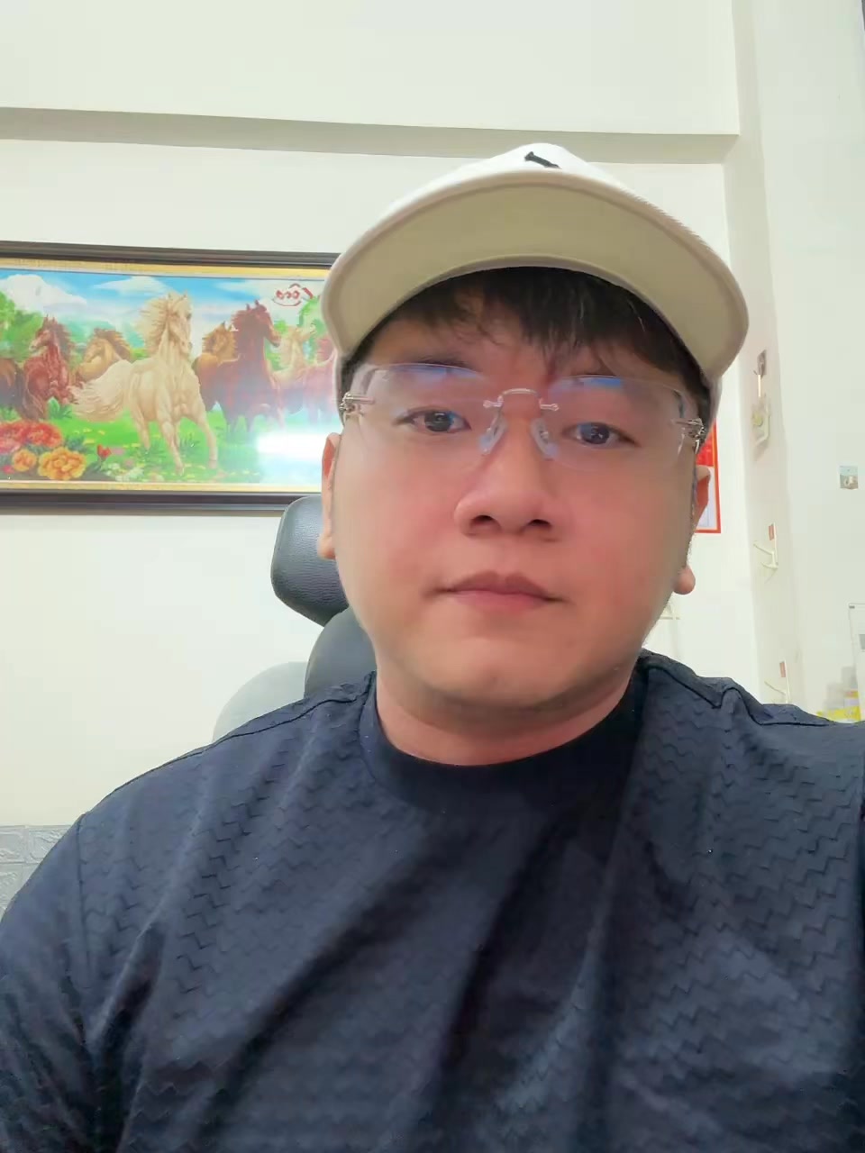 Cạo râu cái nhìn ăn sáng thế nhỡ !