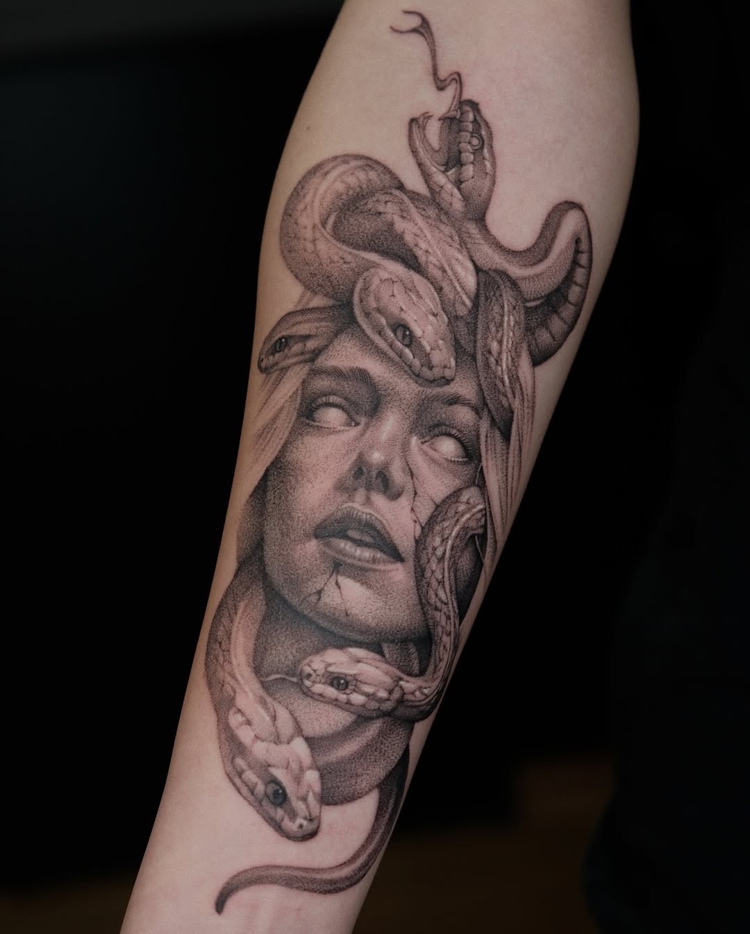 only 3RL
•
•
•

#lyontattoo #tattoolyon #grenobletattoo #tattoovienne38 #lyon #grenoble #vienne38 #tattoofrance #blackandgreytattoo #realistictattoo #