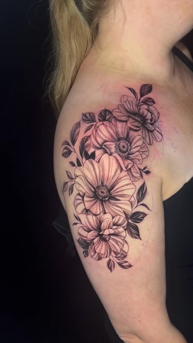FLOWERS

Wat zijn jou favorite bloemen ?

#Flowers #fineline #tattoos #ink #thenetherlands