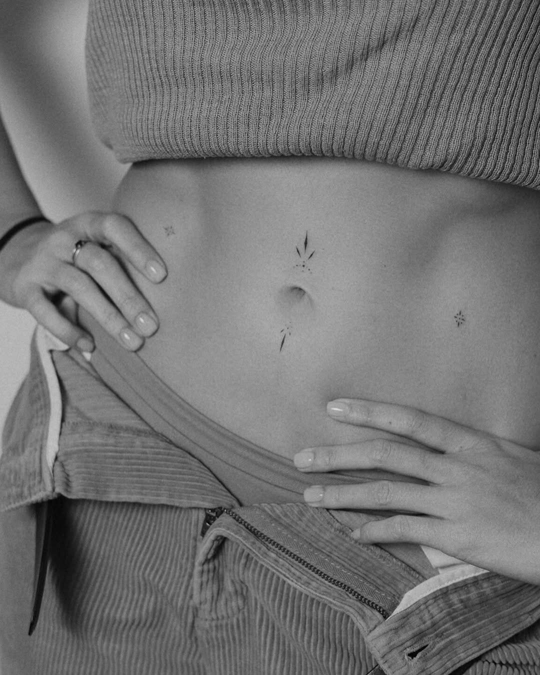 эту татуировку делали Марии месяца два назад, а недавно сделали еще две новые 
спасибо, что выбираете меня снова, ценю каждого 