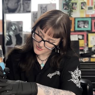 Alyssa Jade ⭑ .ᐟ ᡣ - Soundwave tattoo artist in Wollongong, Australia