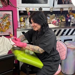 Chelsea Lane - Soundwave tattoo artist in Knoxville, United States