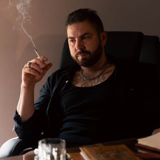 Salon de Tatuajes Killyan - Soundwave tattoo artist in Donostia, Spain