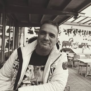 Tattoo World - Soundwave tattoo artist in Stans, Switzerland