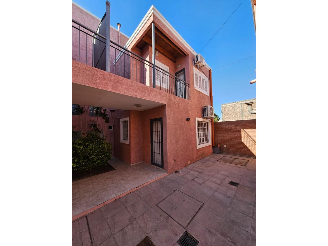 Venta. Hermoso Duplex Con Cochera Alquilado A Pocas Cuadras De Ausonia - Imagen 1