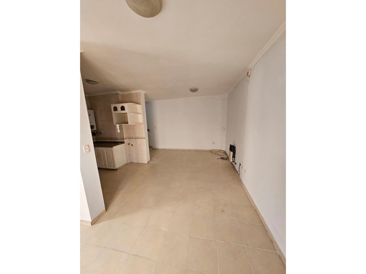 Venta. Hermoso Duplex Con Cochera Alquilado A Pocas Cuadras De Ausonia - Imagen 2