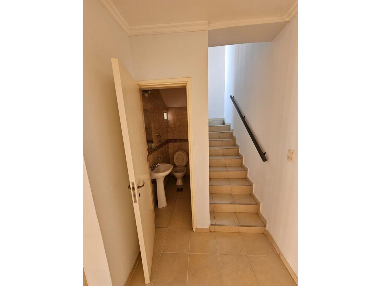 Venta. Hermoso Duplex Con Cochera Alquilado A Pocas Cuadras De Ausonia - Imagen 5