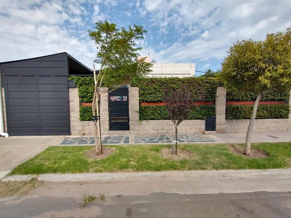 Casa en Venta en La Punta, Totalmente Cerrada y Funcional - La Punta