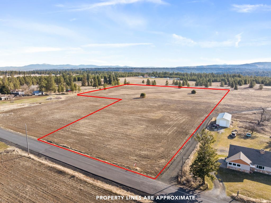 Inside-Spokane-Dorset-1-Property Lines