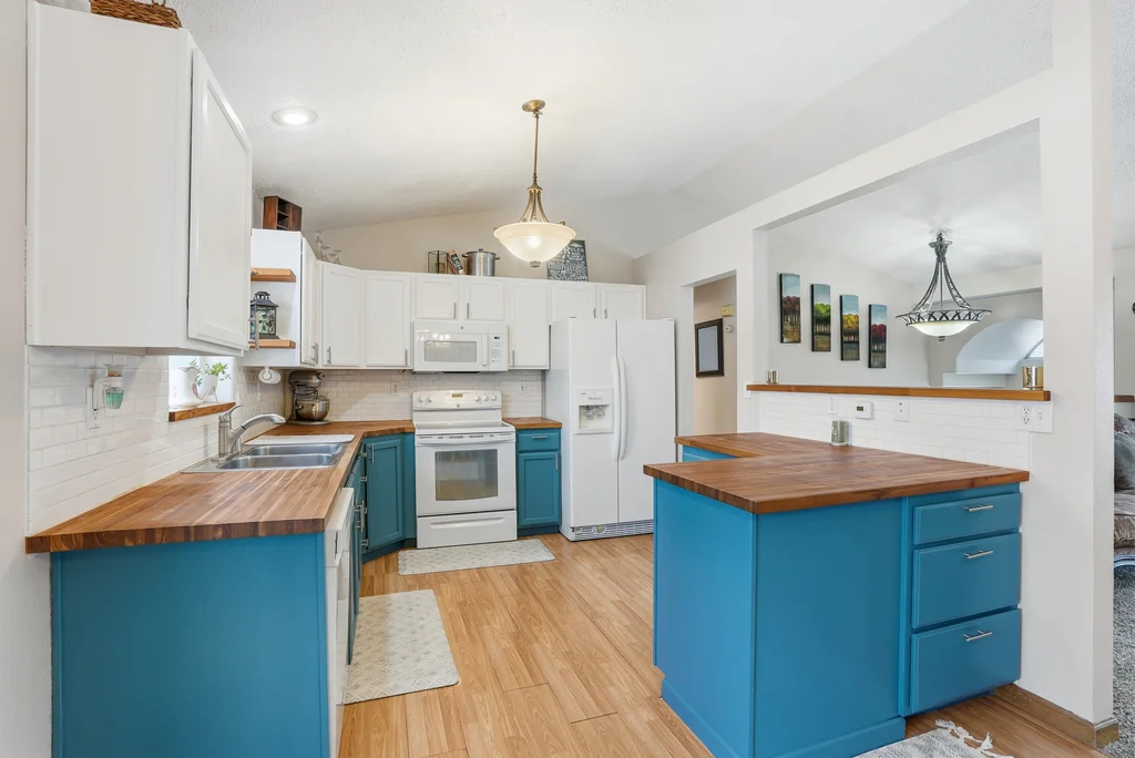 Inside-Media-Alki-10