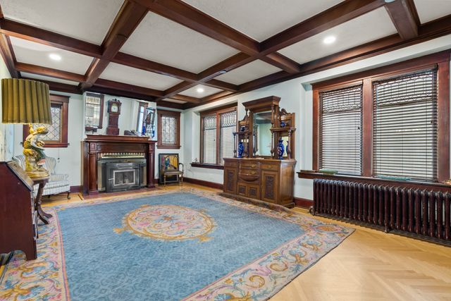 Inside-Spokane-Morton-9
