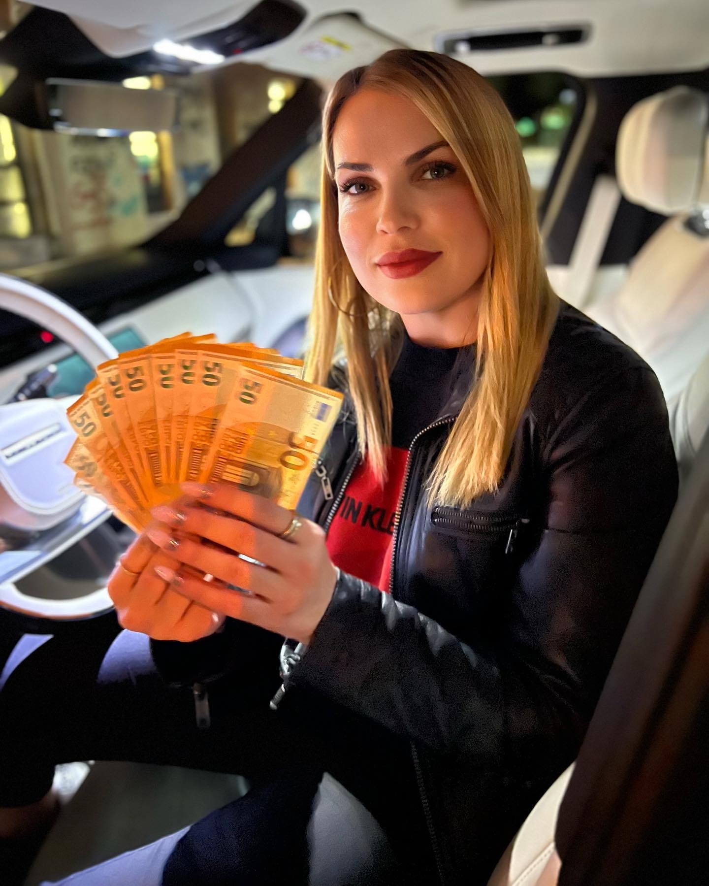 instagram contest
