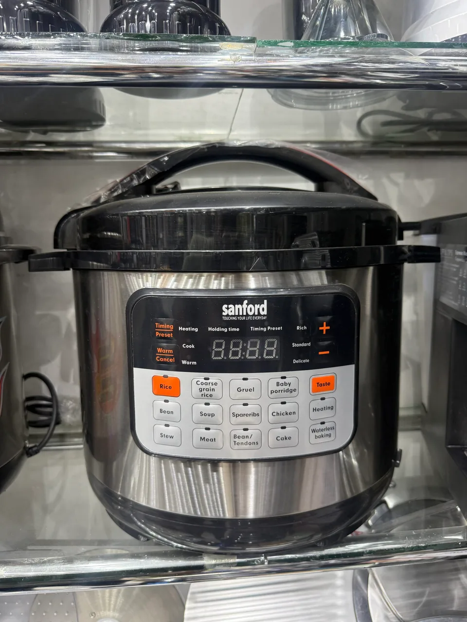 Sanford 12 L Digital Pressure Cooker SF3203EPC