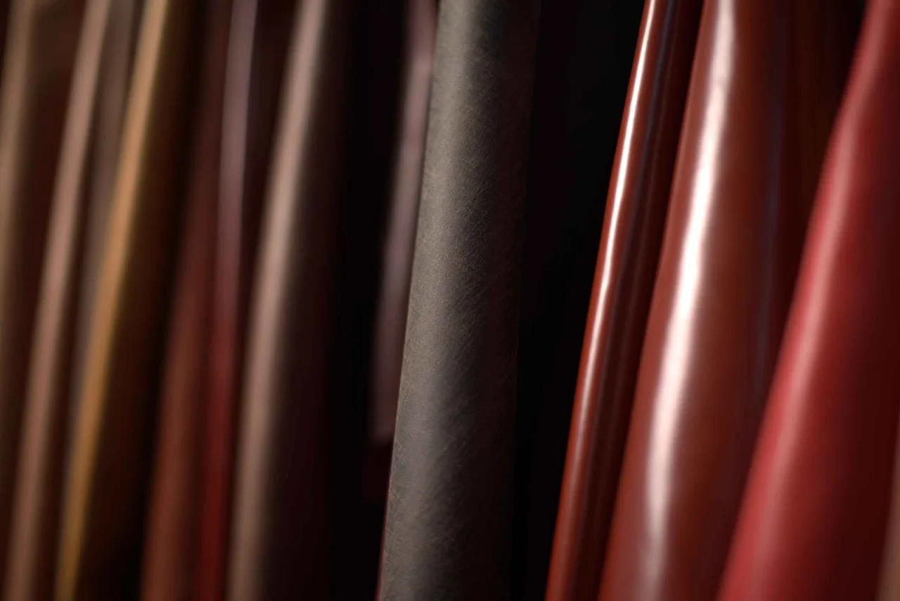 Finished cowhide leather, up to 2.0 mm