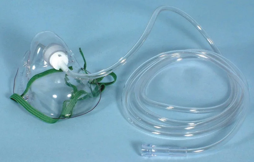 Paediatric medium-concentration oxygen mask with tubing