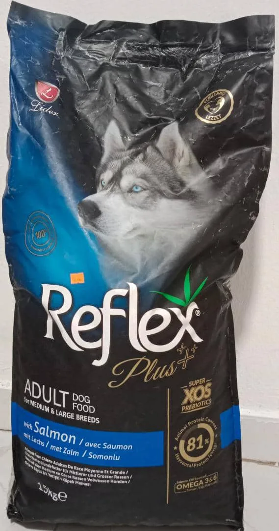 Reflex Plus medium and large adult dog food with salmon, 15 kg