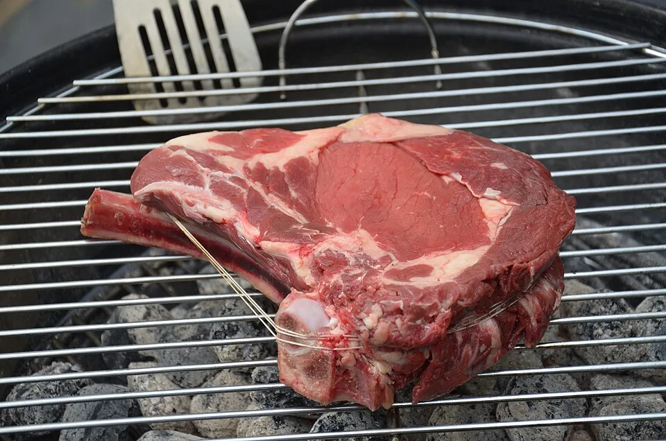 Beef Chops (Côte de bœuf), per kg