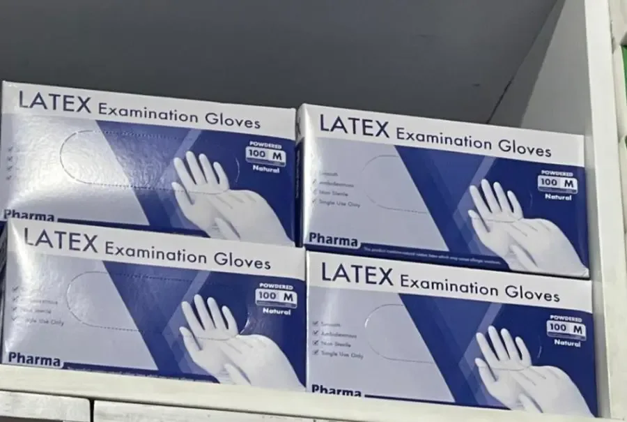 Latex examination gloves, box of 100