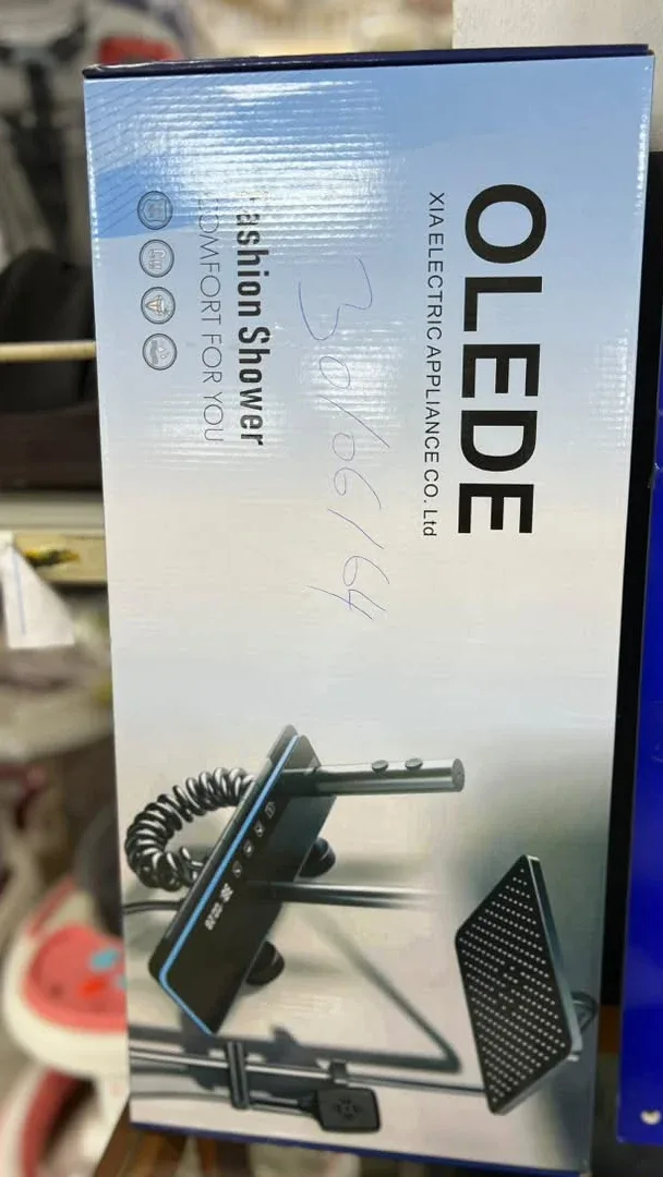 Olede shower system with rain head and hand shower