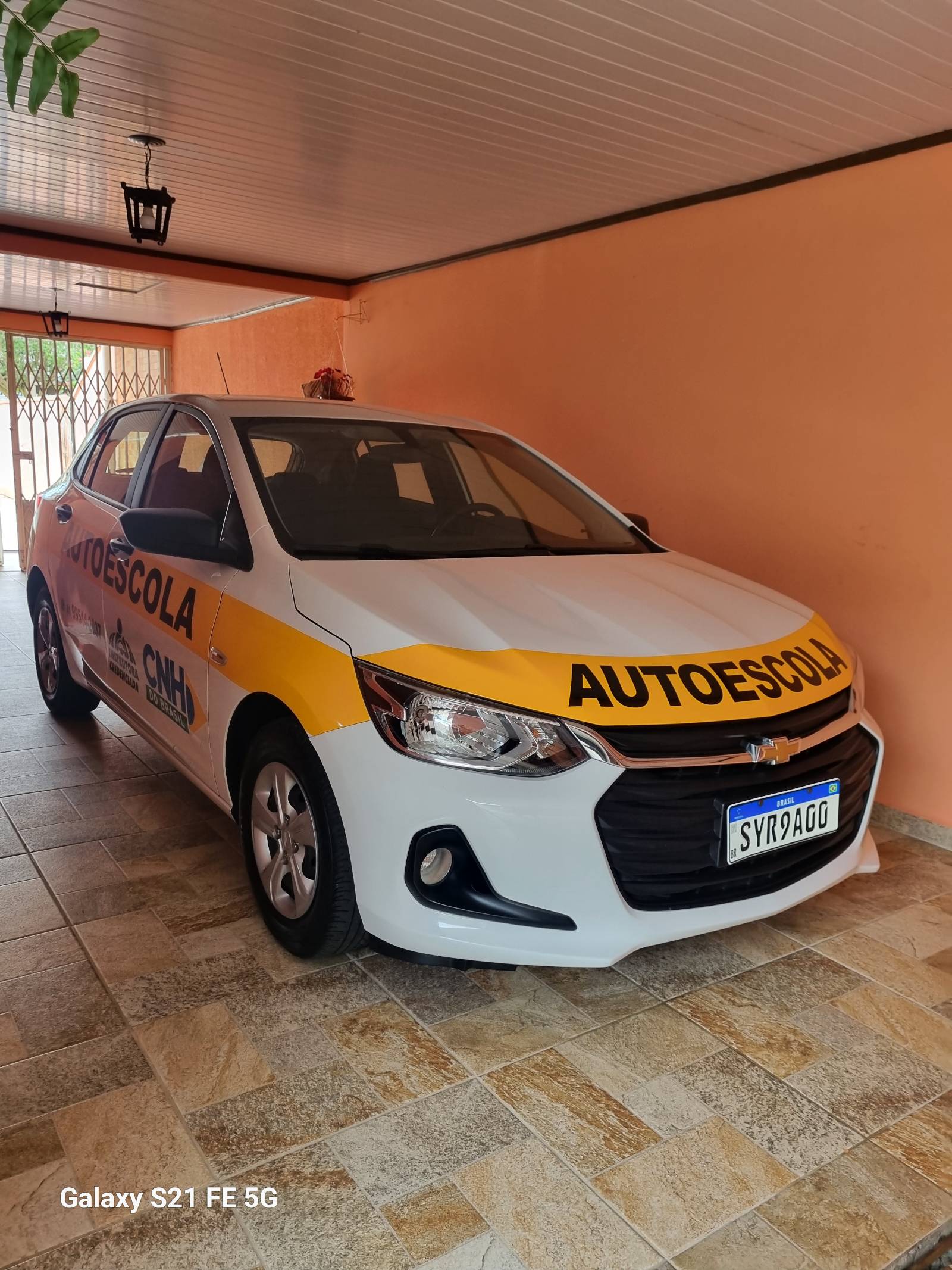 GM - Chevrolet ONIX HATCH 1.0 12V Flex 5p Mec. - foto 1