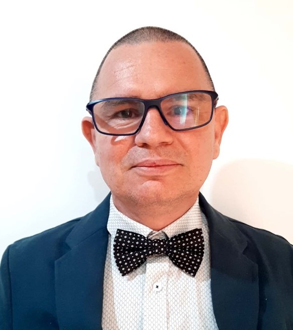 Fotografía de miembro de la junta