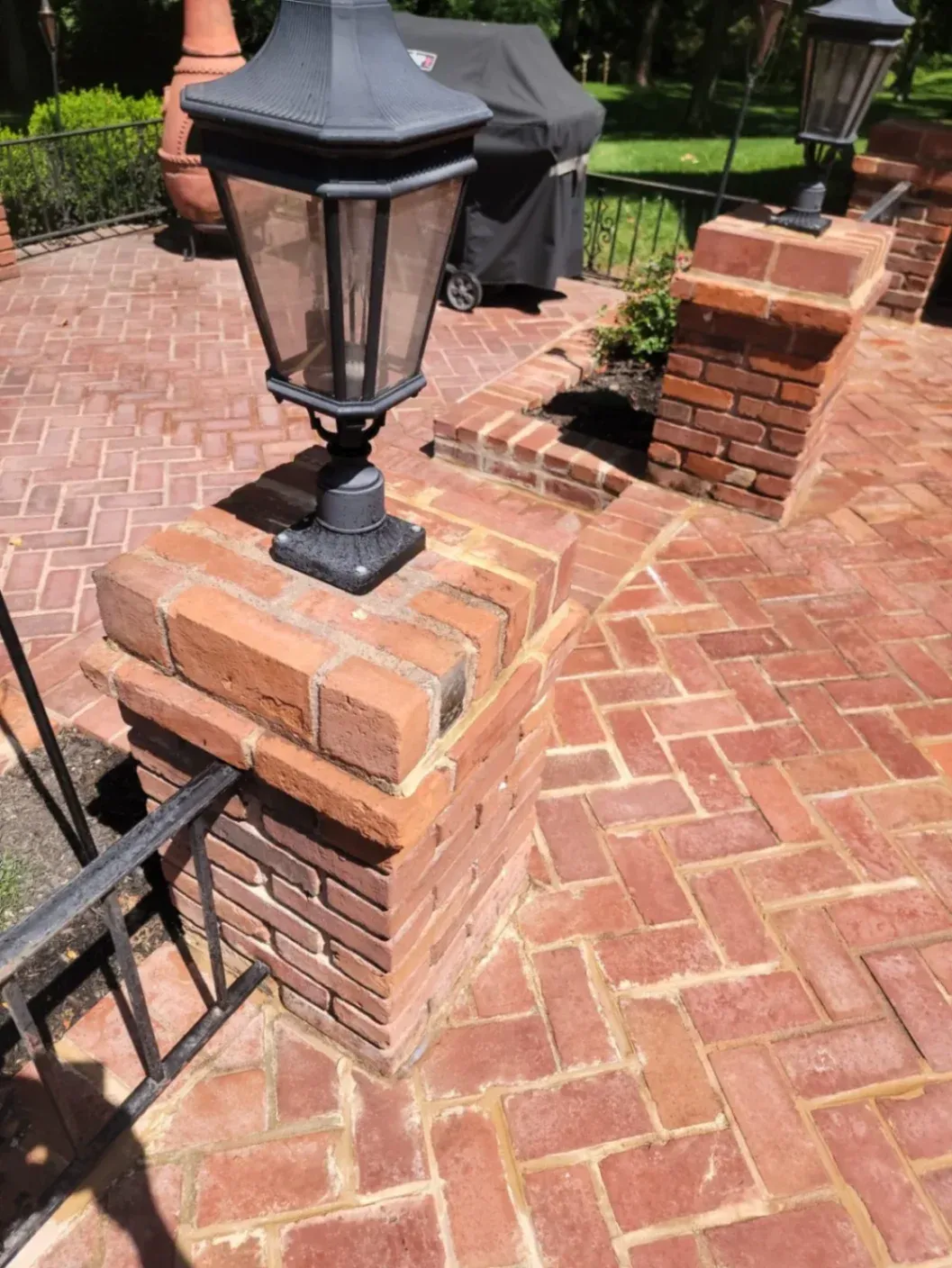 The Importance of Tuckpointing Before Winter