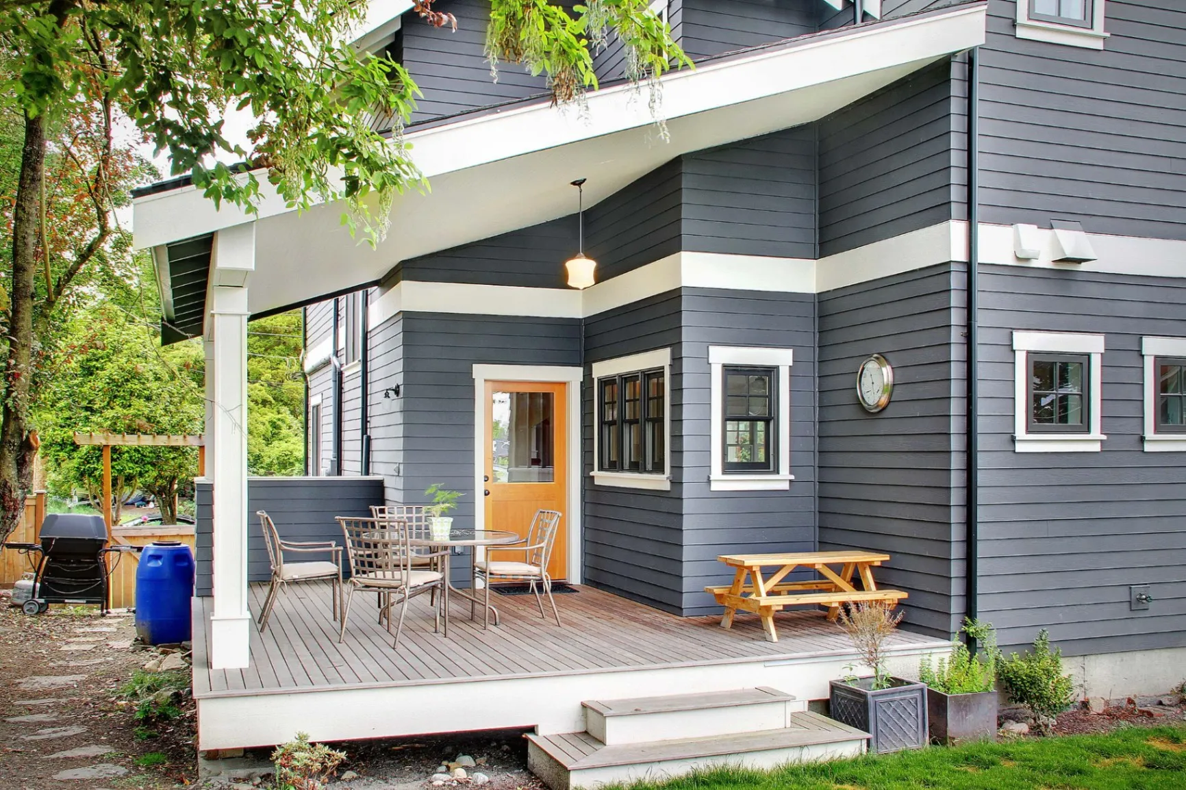 Choosing the Right Exterior Paint Colors for Your Home