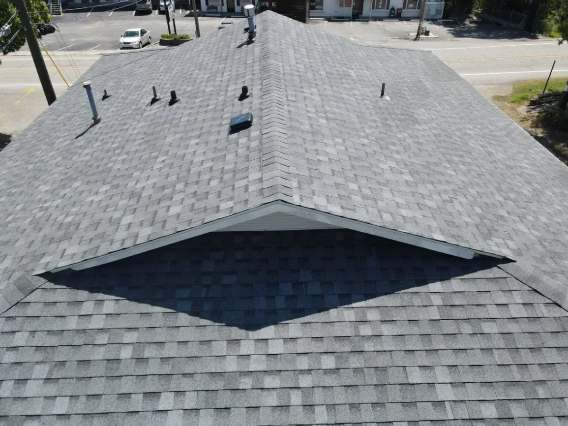 Roof Repair Costs in Berryville, AR : Weather, Materials & More